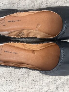 Time and Tru Black Memory Foam Ballet Flats